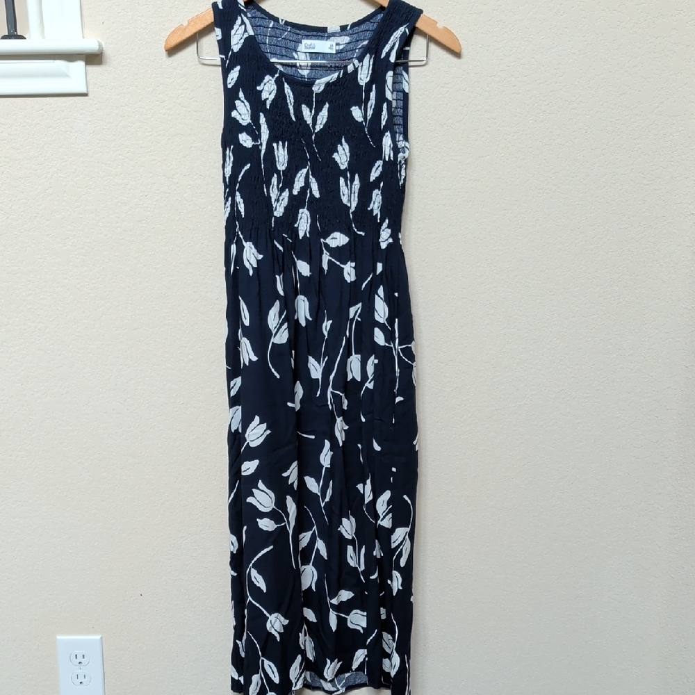 Croft & Barrow Navy and White Leaf Print Midi Dress